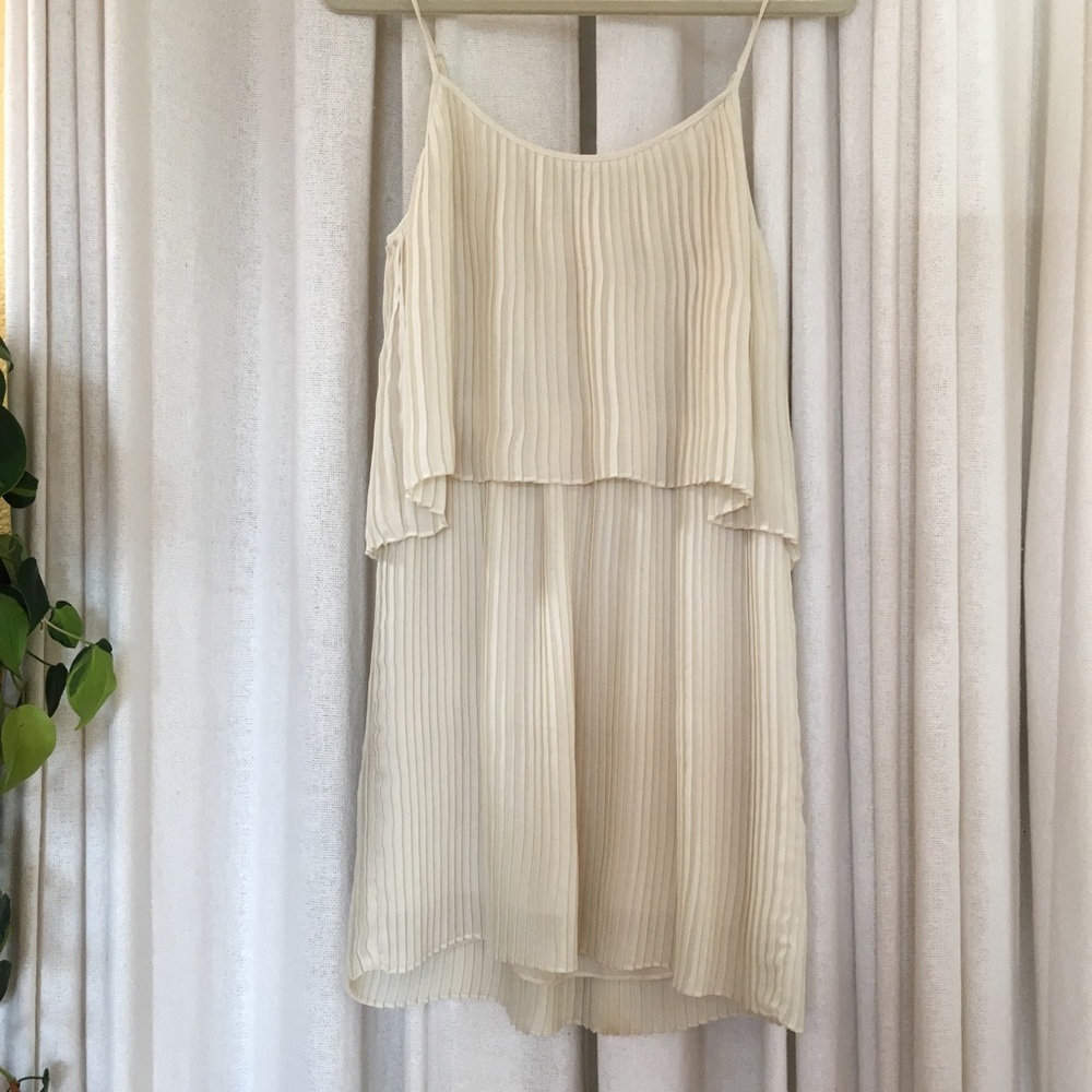 Parker Pleated Party Dress Ivory Size Medium NWOT! - Picture 2 of 8
